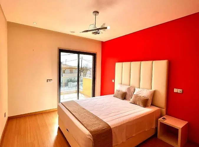 Funtastic With Pool Вилла Албуфейра